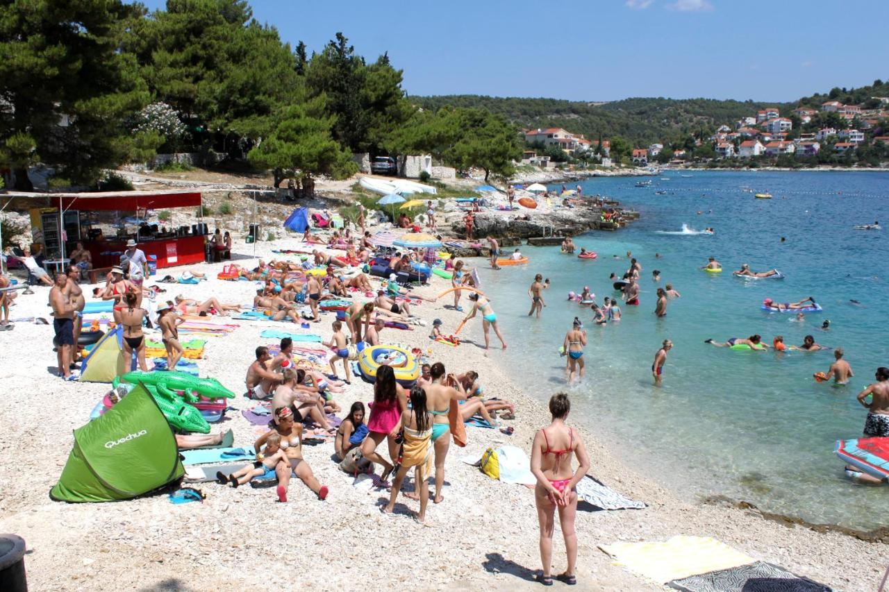 Apartments With A Parking Space Mavarstica, Ciovo - 12435 Trogir Exterior foto